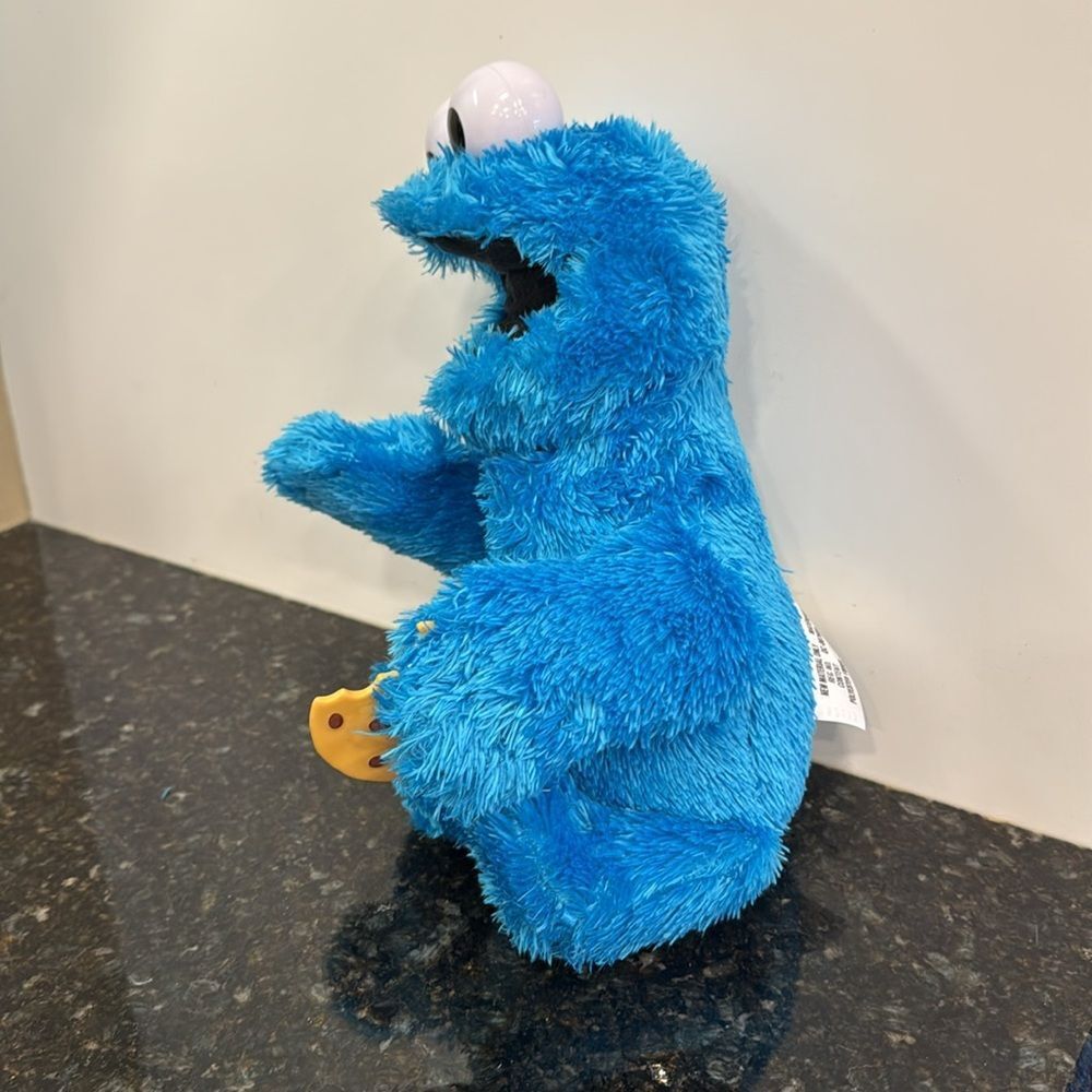 Sesame Street Cookie Monster 14" Plush w/Sound (Hasbro, Sesame Workshop … - Picture 4 of 9